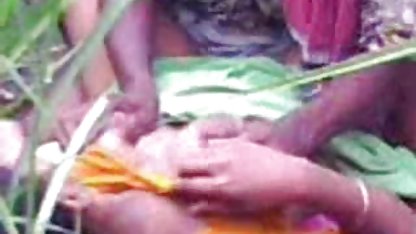 परिपक्व आदमी एक जवान लड़की की गांड फिल्म हिंदी सेक्सी फिल्म को चोदता है