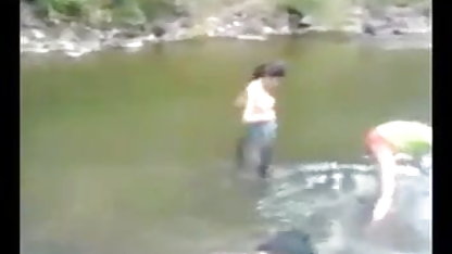 पुराने निकास हिंदी में सेक्सी फिल्म हिंदी में एक बड़े मुर्गा के साथ काले रंग का लाभ उठाते हैं