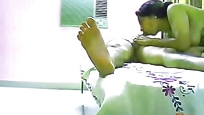 अपनी बेटी की काली सहेली की चूत सेक्सी में हिंदी मूवी की कोशिश करो