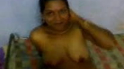 राक्षसी स्तन हिंदी मूवी का सेक्सी वीडियो के जापानी एक क्यूबा और सही blowjob करता है