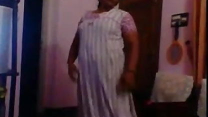 एक माँ और उसके बच्चों के बीच पारिवारिक सेक्सी फिल्म करने वाली सेक्सी नंगा नाच