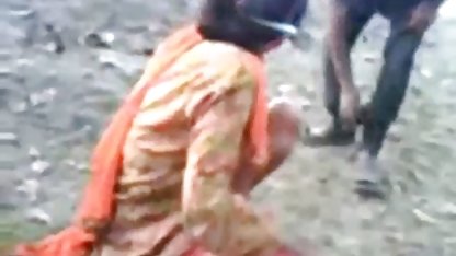 गोरा सेक्सी फिल्म दिखाइए एक पुलिस अधिकारी द्वारा गड़बड़ है