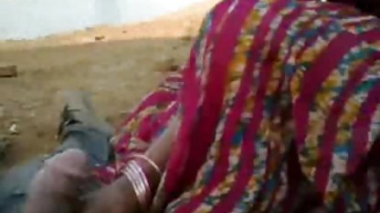 बेटी और माँ दीवारों पर चढ़ते हैं एक सेक्सी फिल्म वीडियो जब वे एक साथ होते हैं