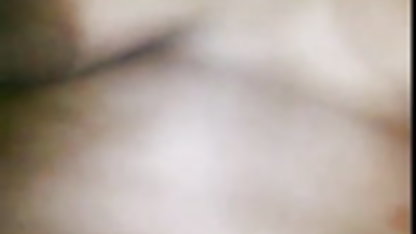 वह एक बड़ा डिल्डो (शौकिया) के साथ अपनी प्रेमिका के गधे सेक्सी पिक्चर हिंदी फिल्म को तोड़ता है