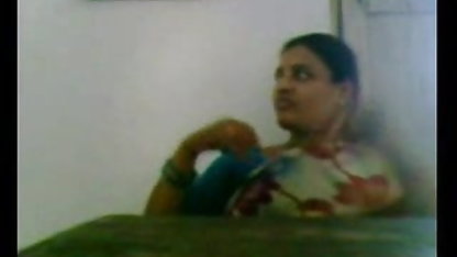 स्लट अप मारिया गहरे बॉलीवुड सेक्सी फिल्म हिंदी गले के साथ blowjob करता है