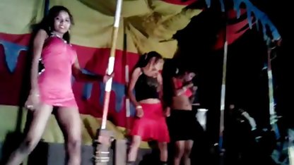 दूध मद्रासी पिक्चर सेक्सी पीने तक एक बड़ा मुर्गा निगल जाता है