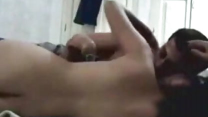 पूल में एक तांडव हिंदी में सेक्सी बीएफ फिल्म करते ब्रूनेट्स