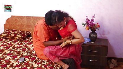 दंपति का डिनर अच्छी हिंदी फिल्म सेक्सी हिंदी फिल्म चुदाई में समाप्त होता है