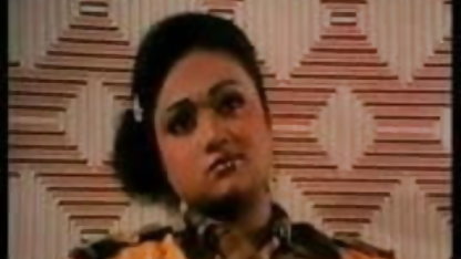 एक जबरदस्त लेस्बियन सेक्सी सेक्सी फिल्म में बेटी और माँ
