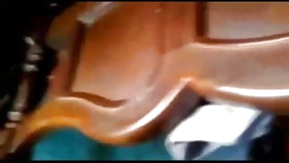 एक परिपक्व महिला सेक्सी वीडियो में हिंदी मूवी को सांत्वना देना जो बहुत दुखी है