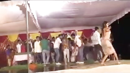 शॉवर के नीचे आश्चर्य हिंदी सेक्स मूवीस से गुदा मैथुन