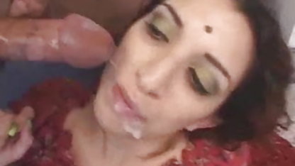 जापानी लड़की ने नौकरी हिंदी फिल्म फुल सेक्सी के लिए इंटरव्यू में किया बलात्कार