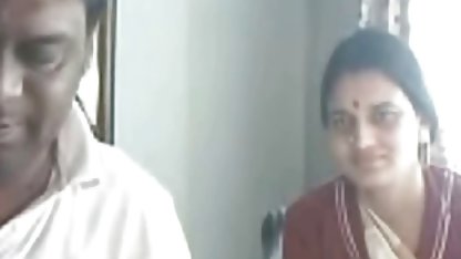 प्रमुख महिला सेक्सी पिक्चर सेक्सी पिक्चर सेक्सी एक युवक को अपने पैरों से हस्तमैथुन करती है
