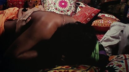 पिता एक गंदी लड़की (स्पेनिश अनाचार) होने के सेक्सी हिंदी में फिल्म लिए अपनी बेटी का बलात्कार करता है