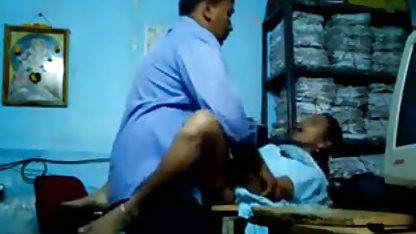 देखो जैसे उसकी प्रेमिका किसी और लड़की की चूत चाटती है (स्पेनिश पोर्न) सेक्सी फिल्म वीडियो सेक्सी फिल्म वीडियो में