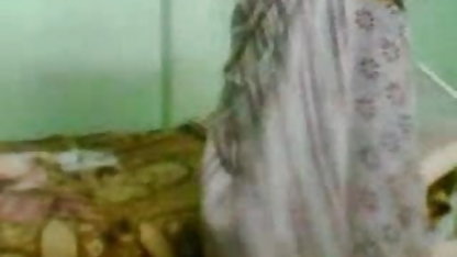 गुस्से में क्योंकि सेक्स की मूवी हिंदी में उसका भाई उसके मुंह में चला गया (अनाचार)
