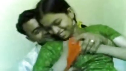डिल्डो के हिंदी में सेक्सी फिल्म दिखाओ साथ तीन सचिवों का मनोरंजन किया जाता है