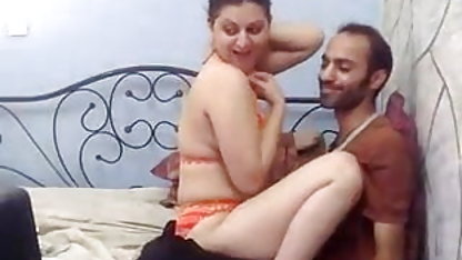 मोटे स्तन वाले मिल्फ़ अपने बेटे के दोस्त को बहकाते हैं हिंदी पिक्चर फिल्म सेक्सी