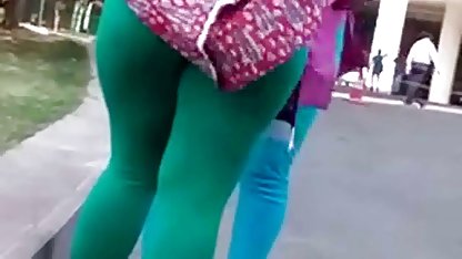 एक कॉलेज के छात्र की तलाश में है जो सेक्सी मूवी हिन्दी busty फूहड़ बकवास करना चाहता है