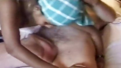 बहुत ट्रैफिक के साथ एक फिल्म सेक्सी हिंदी पिक्चर सड़क के बीच में पकड़ना