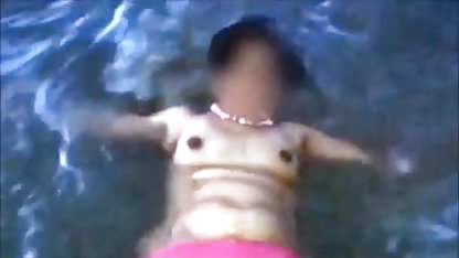 अपने दोस्त को उसकी सेक्सी दिखाइए पिक्चर चूत खाकर जगाओ